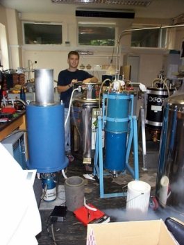 Cryostats at MSSL